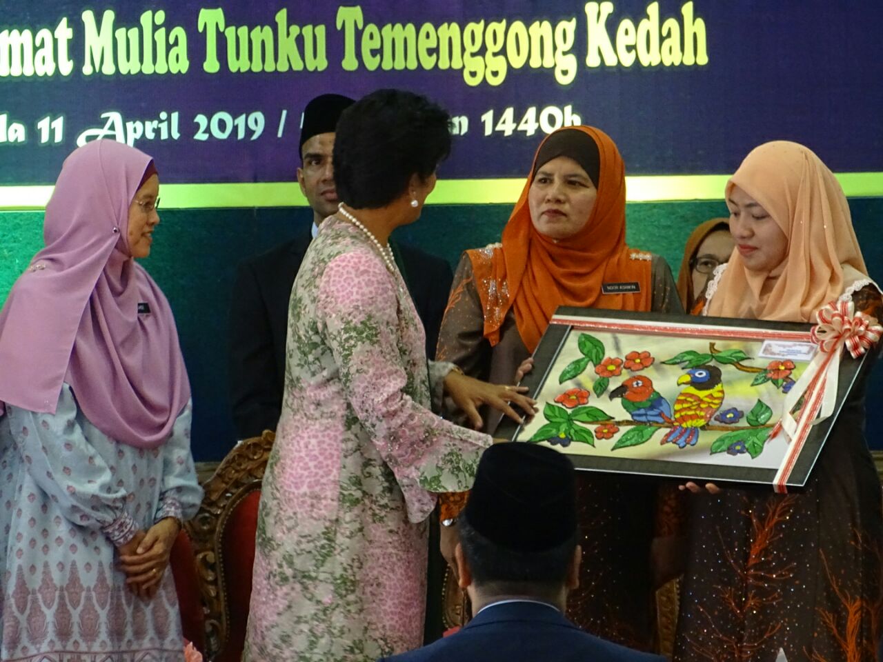 photo6158725980408097013