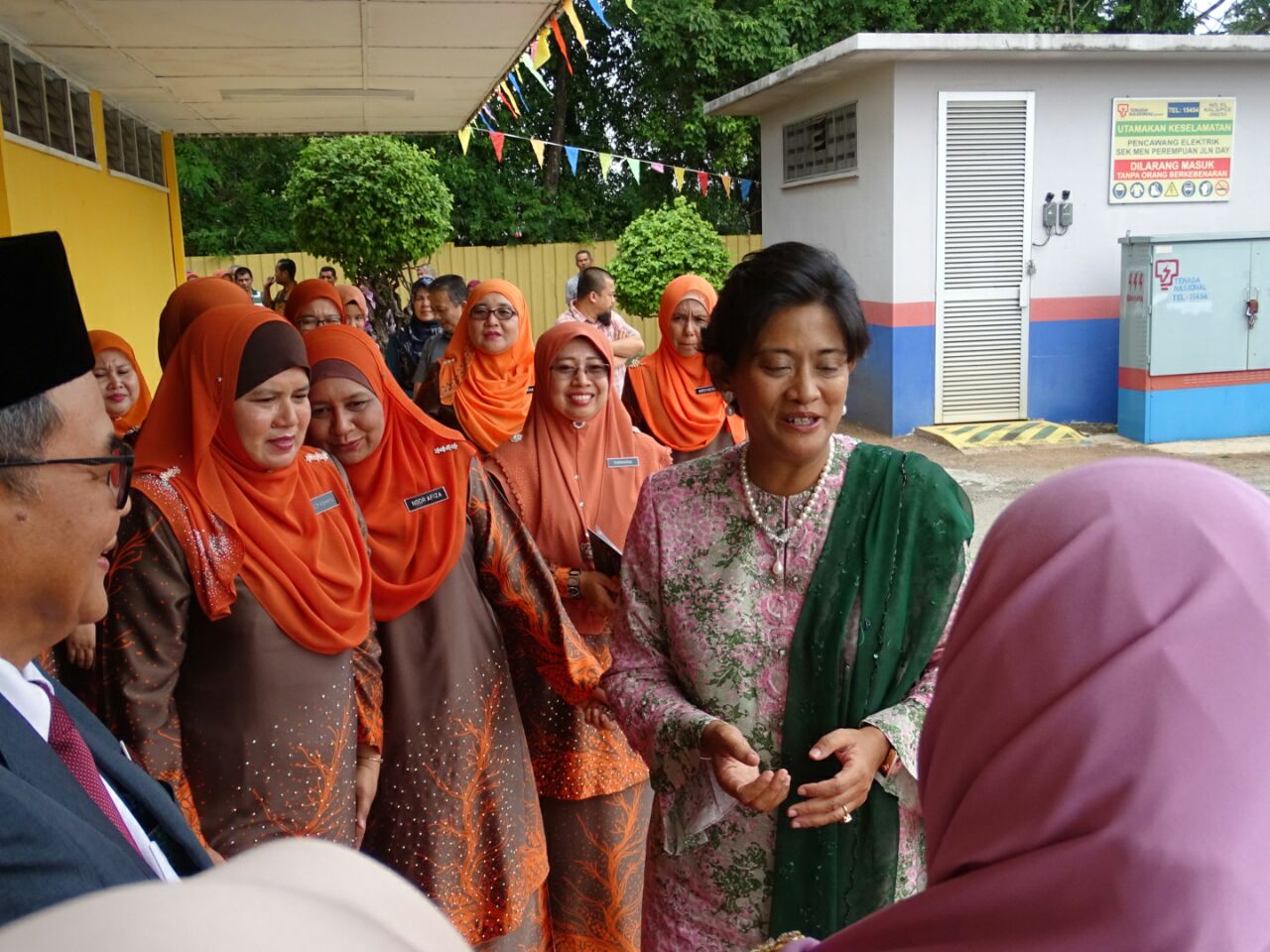 photo6158864956959860863