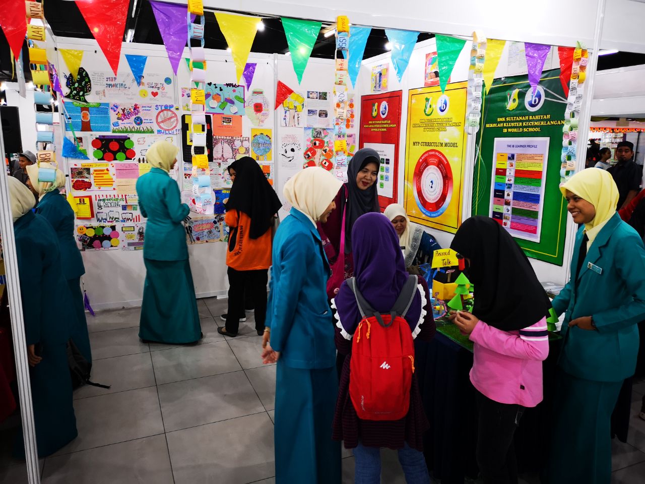 photo6285102206227163231