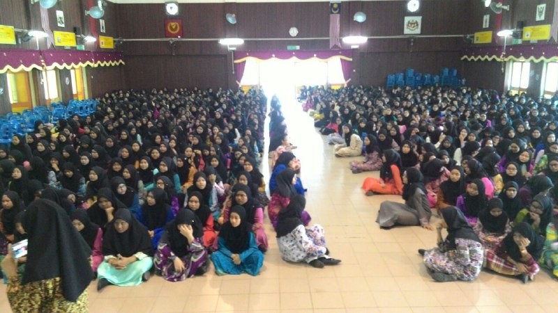 851416660_127789_4230286603642080943