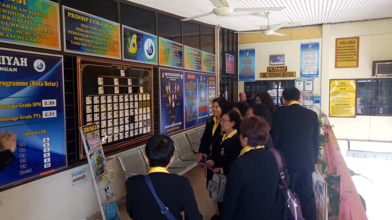 photo6285219746597152877