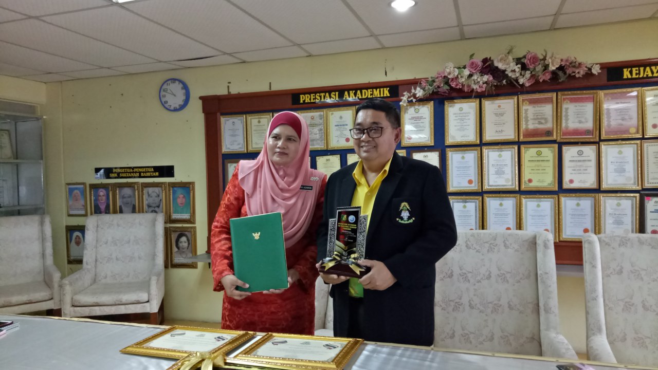 photo6287116666148071498