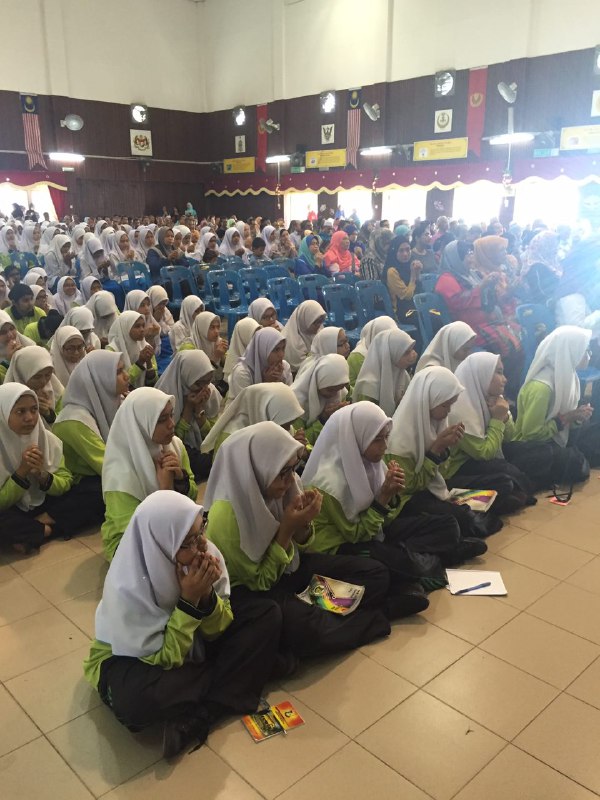 851418984_128677_6520353894150980368