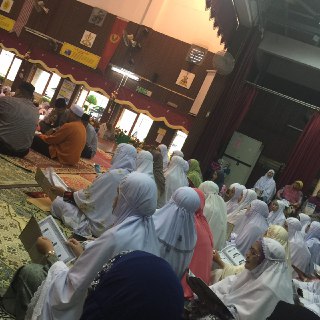 851422436_105288_1305921613487674789