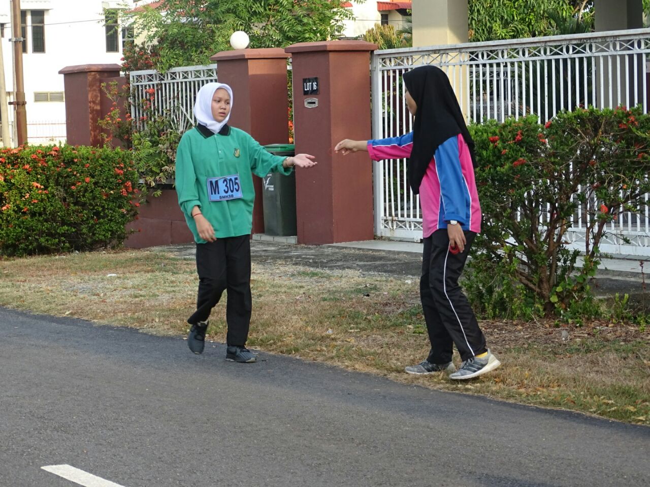 photo6109618758864709930