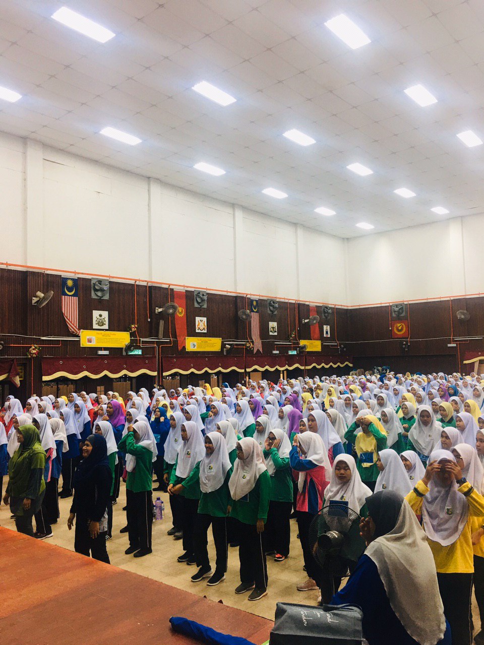 photo6109618758864709948