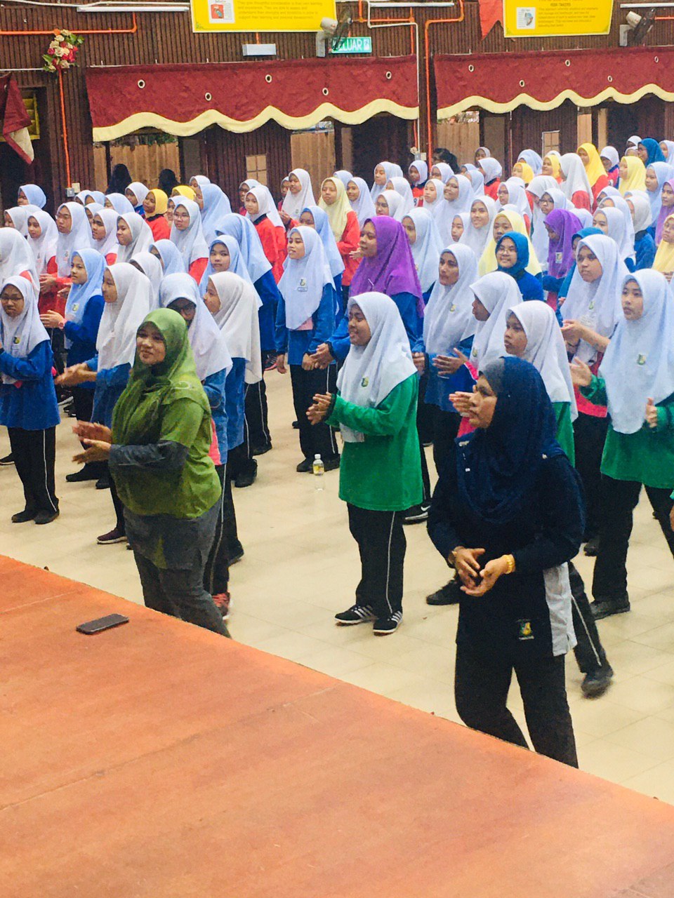 photo6109618758864709949