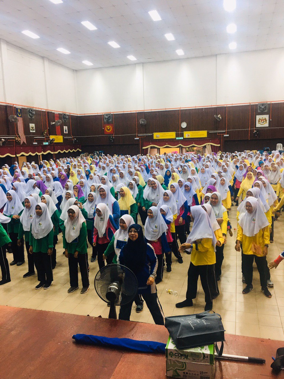 photo6109618758864709950