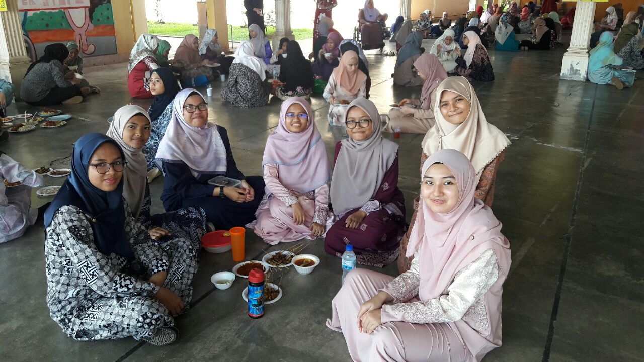 photo6057371680004745295