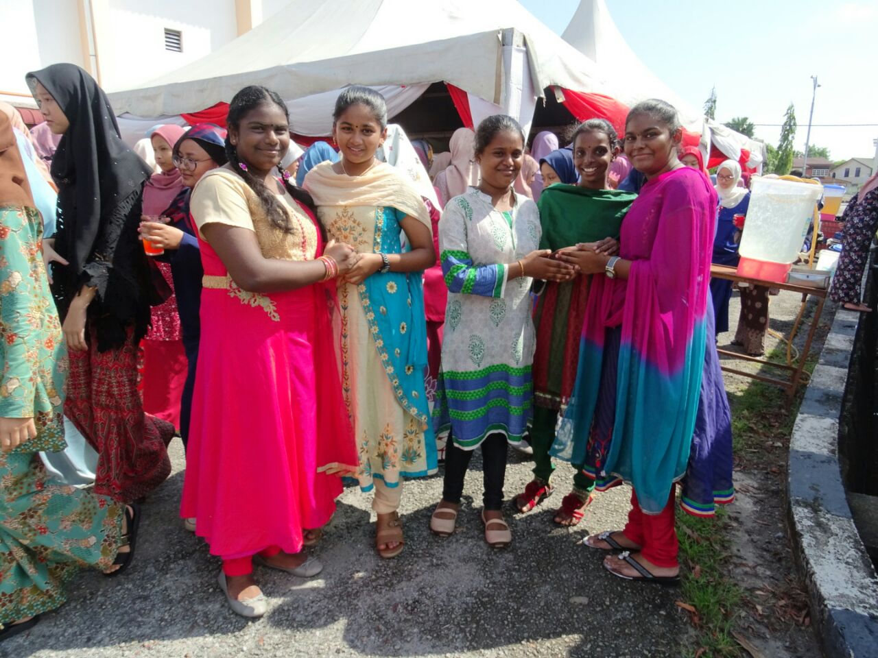 photo6057607499479099871