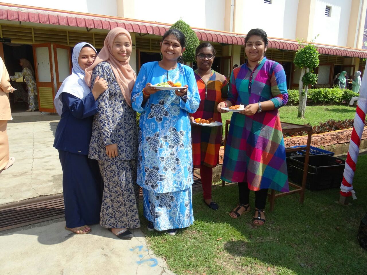 photo6057607499479099873