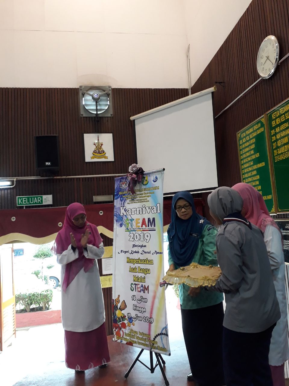 photo6066420295629122054