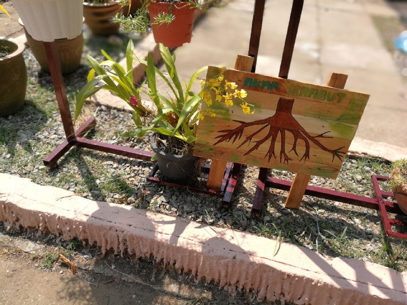 f233125e-65e8-4e33-89ee-8281fa22f8dc